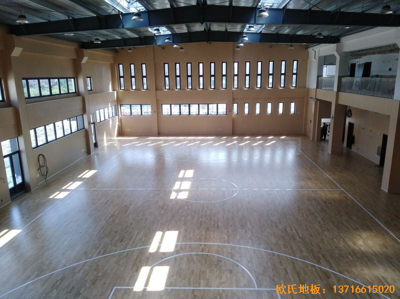 上海嘉定區大居小學(xué)體育地板鋪設案例