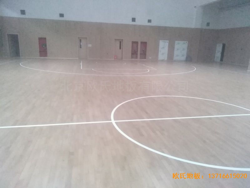 青島黃島區濱海街道中心小學(xué)體育木地板鋪裝案例