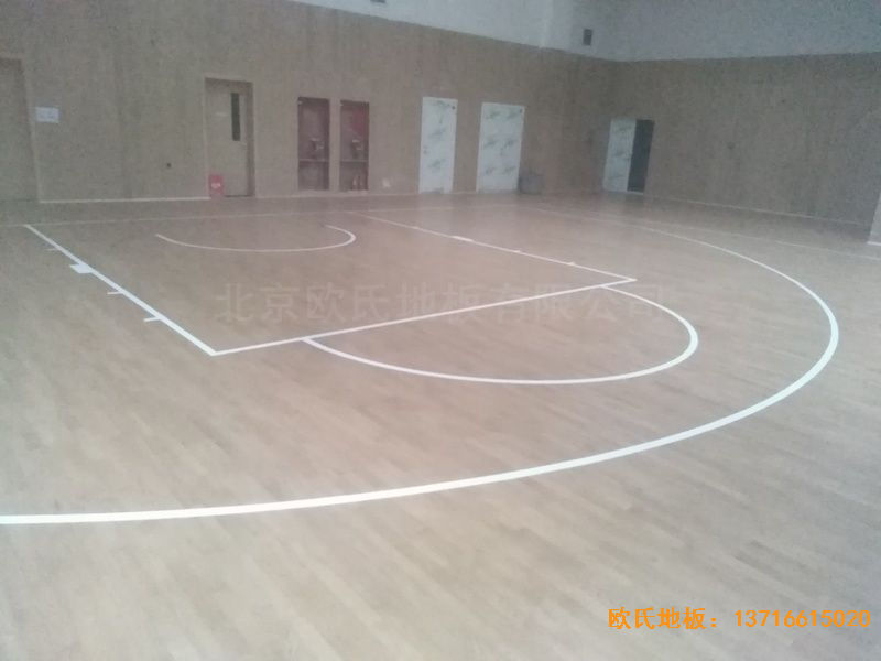 青島黃島區濱海街道中心小學(xué)體育木地板鋪裝案例