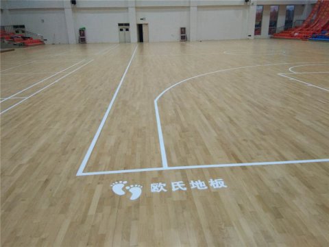 錯了!運動(dòng)木地板并不是顏色越淺就越不耐臟