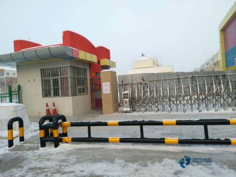 運動(dòng)場(chǎng)地地板生產(chǎn)線(xiàn)設備