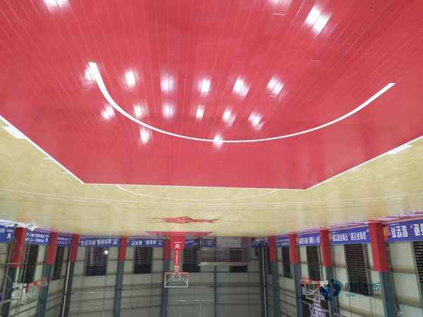 松木體育場(chǎng)館地板保養知識