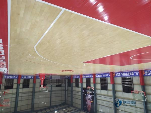 松木體育場(chǎng)館地板保養知識