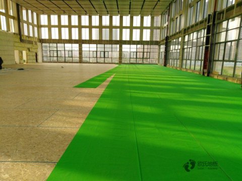 普通籃球運動(dòng)地板施工步驟