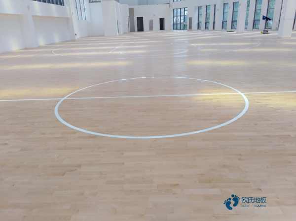 質(zhì)量好運動(dòng)籃球地板施工流程3