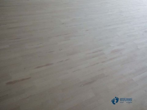 學(xué)?；@球館木地板施工步驟