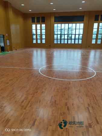 國標運動(dòng)籃球木地板價(jià)格低