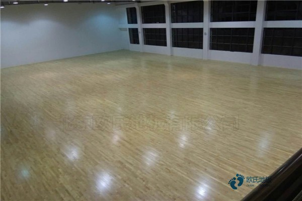 較好的運動(dòng)籃球木地板價(jià)格