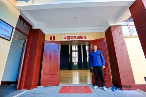 定制運動(dòng)場(chǎng)地板牌子