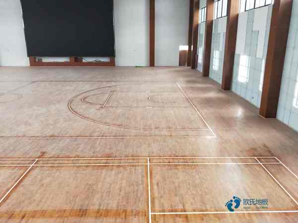 大學(xué)運動(dòng)地板施工隊3